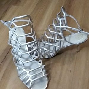 VINCE CAMUTO Womens sandals